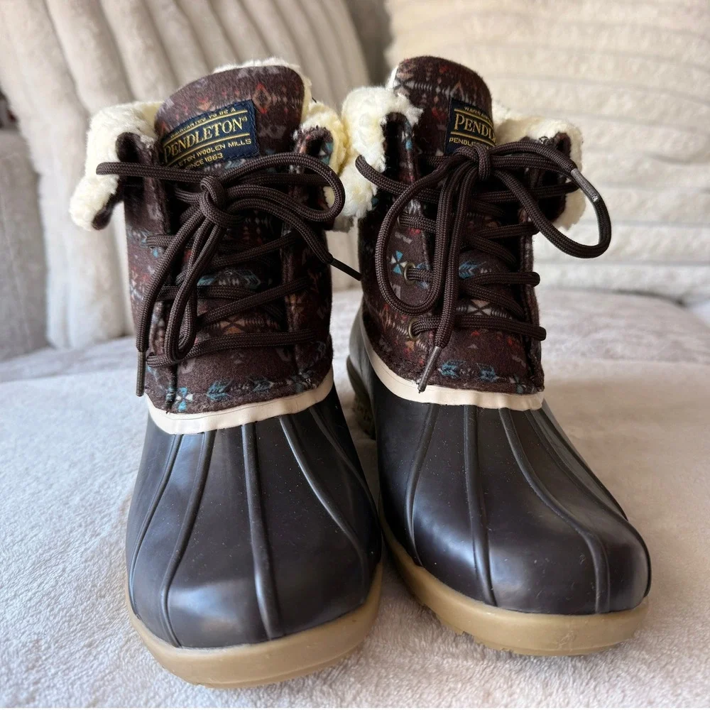 Pendleton Duck Boots Women's Size 6 Waterproof Sherpa Lined‎ Nordic Print